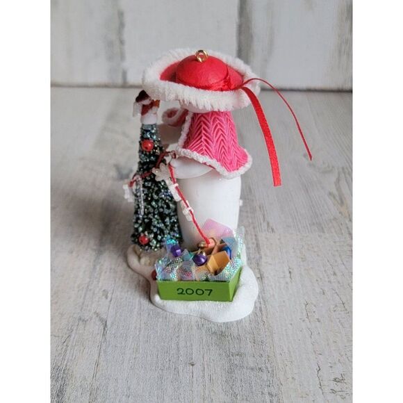 Hallmark 2007 decorating snow lady ornament Xmas tree glitter - Picture 2 of 8